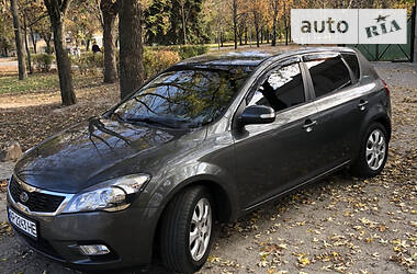 Хэтчбек Kia Ceed 2009 в Запорожье