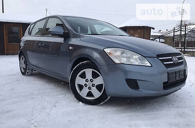 Хэтчбек Kia Ceed 2007 в Самборе