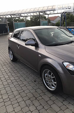 Купе Kia Ceed 2009 в Львове