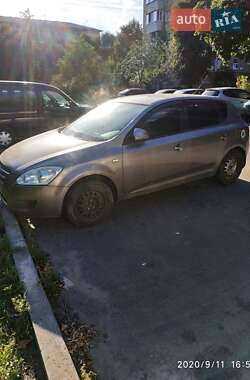 Хэтчбек Kia Ceed 2007 в Ирпене