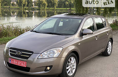 Хэтчбек Kia Ceed 2008 в Ровно