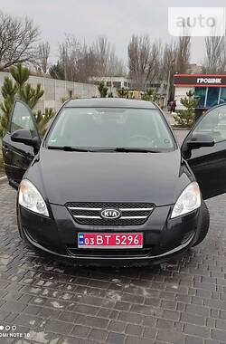 Хэтчбек Kia Ceed 2008 в Мелитополе