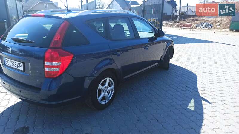 Универсал Kia Ceed 2008 в Стебнику