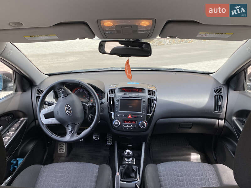 Седан Kia Ceed 2010 в Виннице