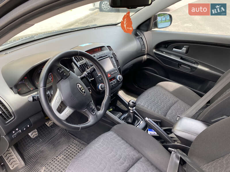 Седан Kia Ceed 2010 в Виннице