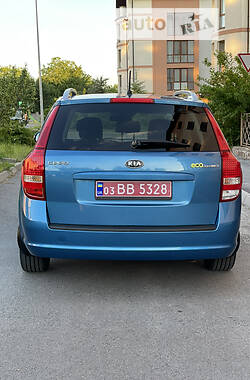 Универсал Kia Ceed 2010 в Ровно