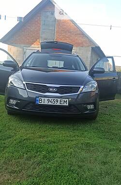 Универсал Kia Ceed 2010 в Котельве