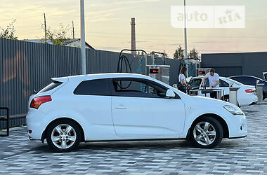 Купе Kia Ceed 2008 в 