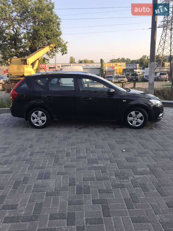 Универсал Kia Ceed 2010 в Днепре