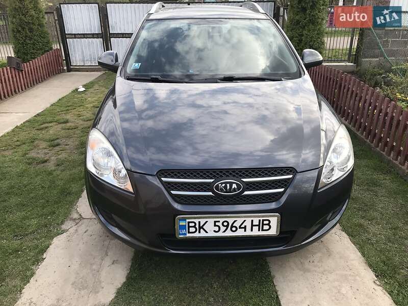 Універсал Kia Ceed 2008 в Острозі