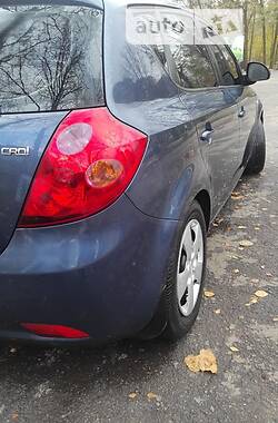 Хэтчбек Kia Ceed 2009 в Черкассах