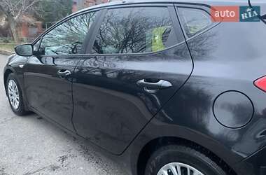Хэтчбек Kia Ceed 2013 в Запорожье