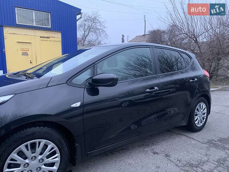 Хетчбек Kia Ceed 2013 в Запоріжжі