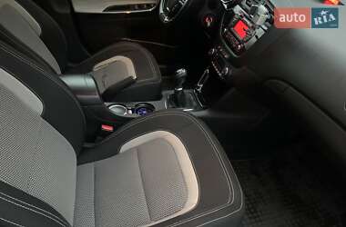 Хэтчбек Kia Ceed 2013 в Запорожье