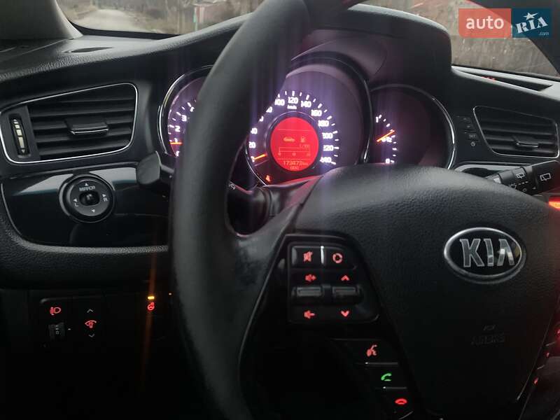 Хетчбек Kia Ceed 2013 в Запоріжжі