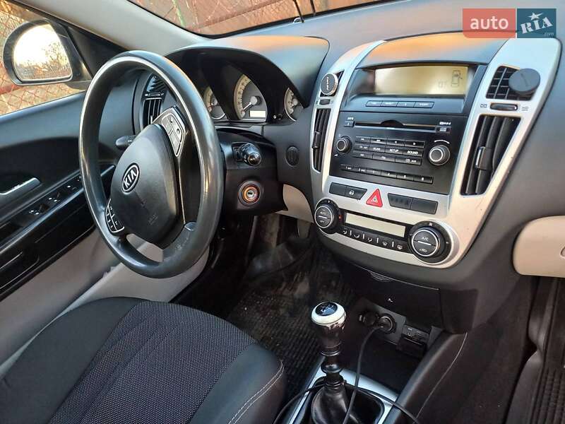 Хэтчбек Kia Ceed 2008 в Одессе