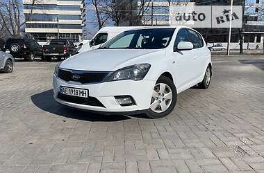 Хэтчбек Kia Ceed 2010 в Днепре