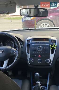 Хетчбек Kia Ceed 2010 в Чернівцях