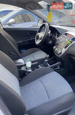Хетчбек Kia Ceed 2010 в Чернівцях