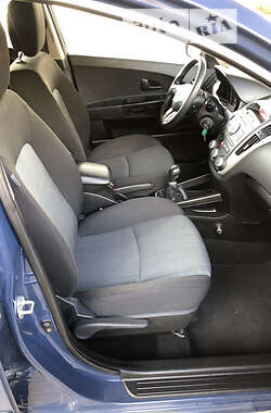 Хэтчбек Kia Ceed 2009 в 