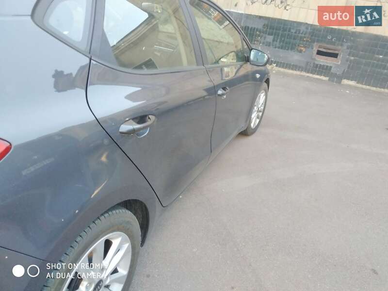 Хэтчбек Kia Ceed 2016 в Калуше