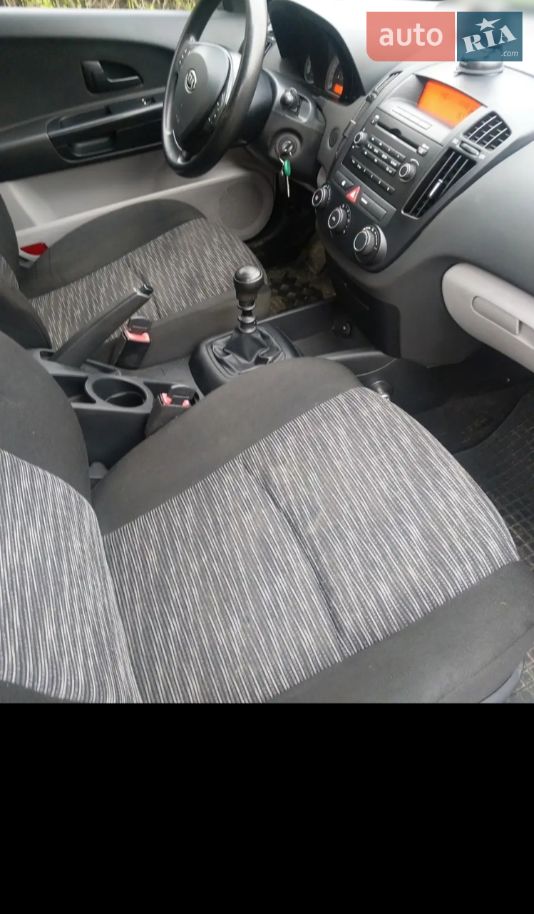 2010 Kia Cee'd - мініатюра 7
