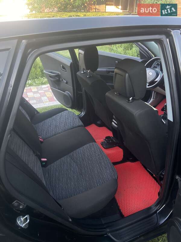 Хэтчбек Kia Ceed 2008 в Киеве