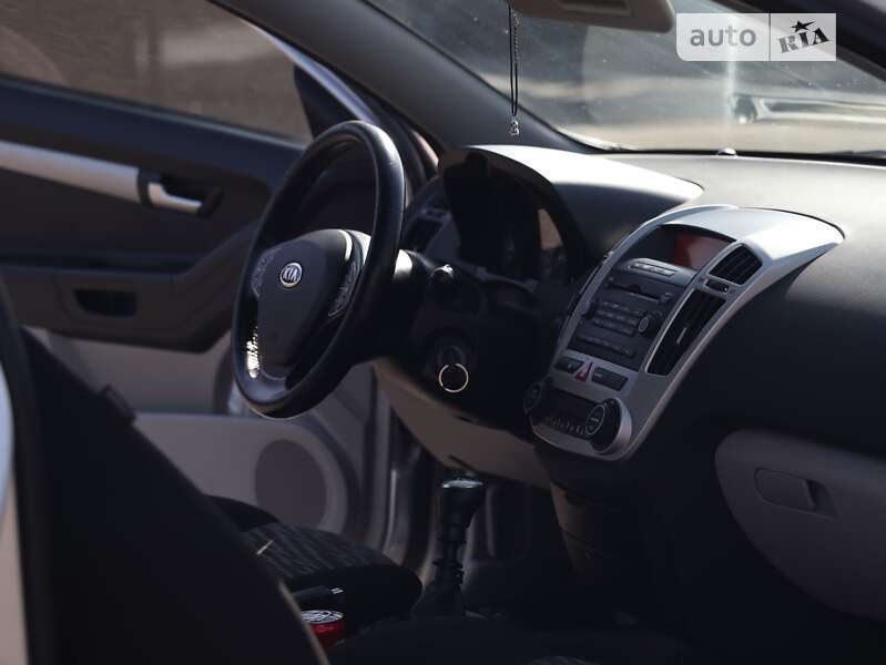 Хетчбек Kia Ceed 2008 в Києві