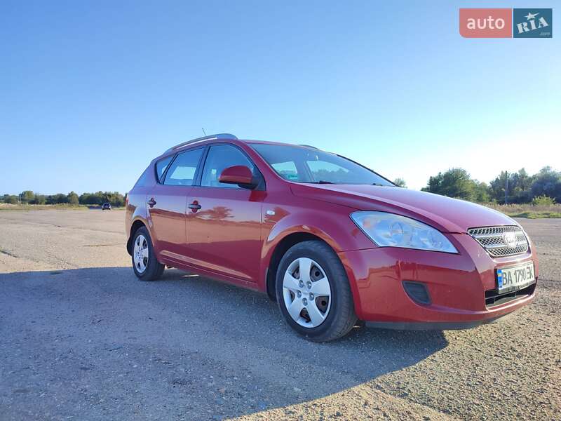 Универсал Kia Ceed 2008 в Александровке