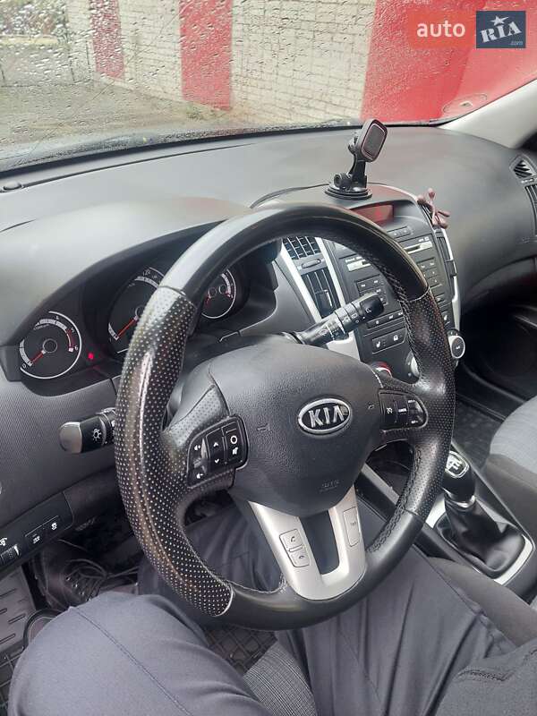 Универсал Kia Ceed 2010 в Львове