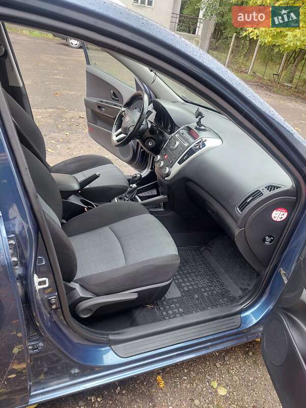 Универсал Kia Ceed 2010 в Львове фото 6 Универсал Kia Ceed 2010 в Львове