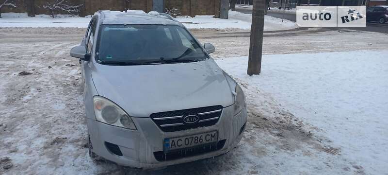 Универсал Kia Ceed 2008 в Луцке