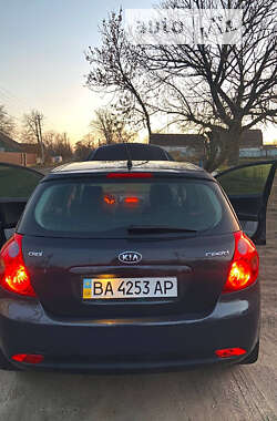 Хэтчбек Kia Ceed 2009 в Голованевске