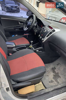 Хэтчбек Kia Ceed 2010 в Староконстантинове