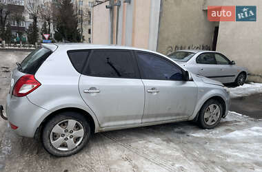 Хэтчбек Kia Ceed 2010 в Староконстантинове