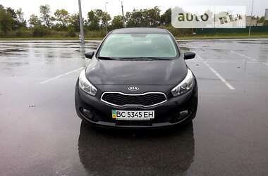 Хэтчбек Kia Ceed 2012 в Львове