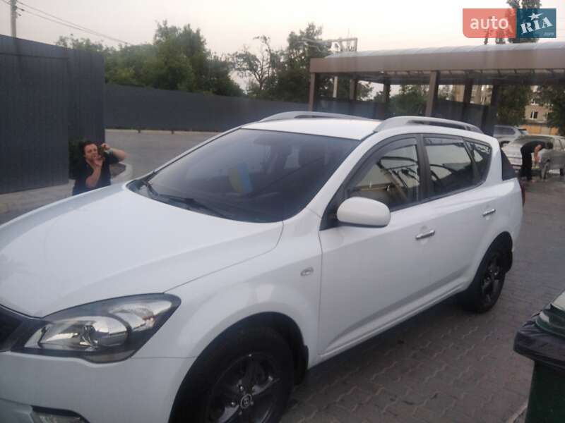 Универсал Kia Ceed 2010 в Николаеве