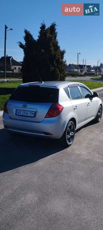 Хетчбек Kia Ceed 2008 в Кам'янському