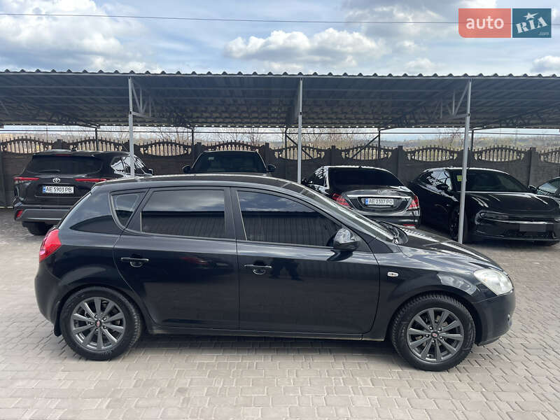 Хетчбек Kia Ceed 2007 в Кривому Розі фото 7 Хетчбек Kia Ceed 2007 в Кривому Розі