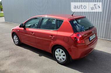 Хэтчбек Kia Ceed 2007 в Каменском