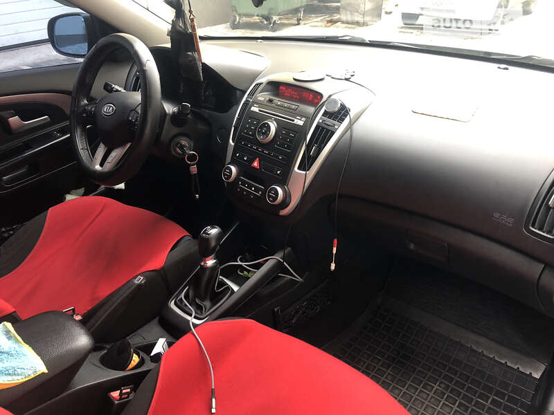 Универсал Kia Ceed 2011 в Тульчине