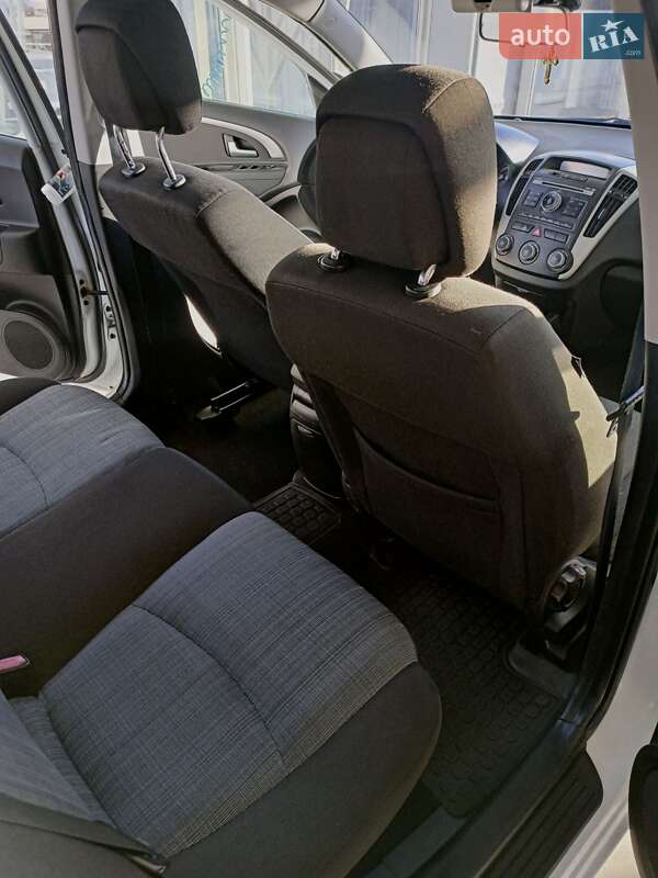 Универсал Kia Ceed 2010 в Николаеве
