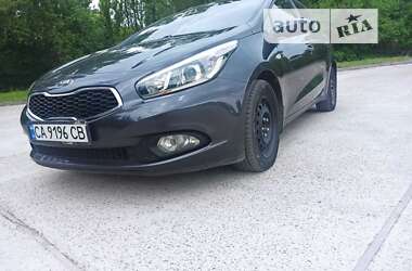 Хэтчбек Kia Ceed 2013 в Каневе