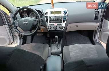 Хэтчбек Kia Ceed 2009 в Песчанке