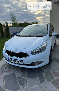 Хетчбек Kia Ceed 2015 в Дніпрі