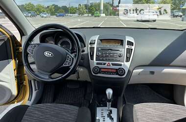 Хэтчбек Kia Ceed 2007 в 