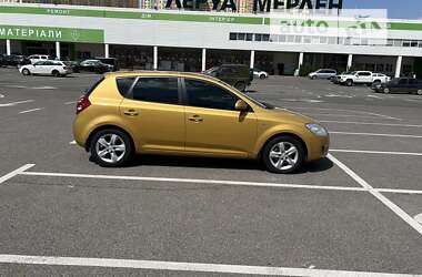 Хэтчбек Kia Ceed 2007 в 