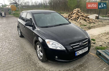Хэтчбек Kia Ceed 2008 в 