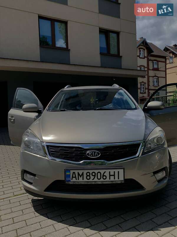 Універсал Kia Ceed 2011 в Житомирі