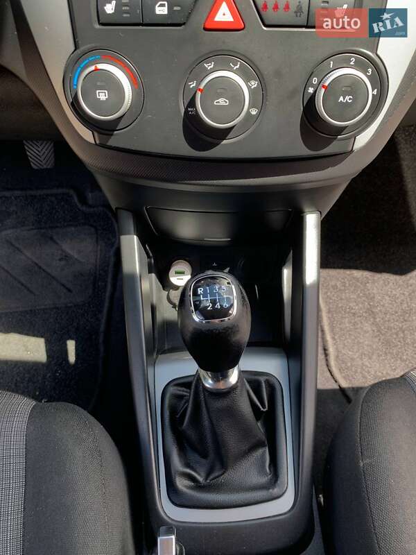 Універсал Kia Ceed 2011 в Житомирі